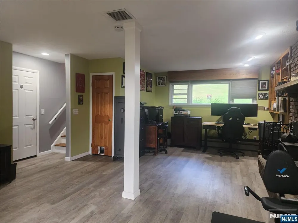 11 Hillsdale Drive Sussex, NJ 07461