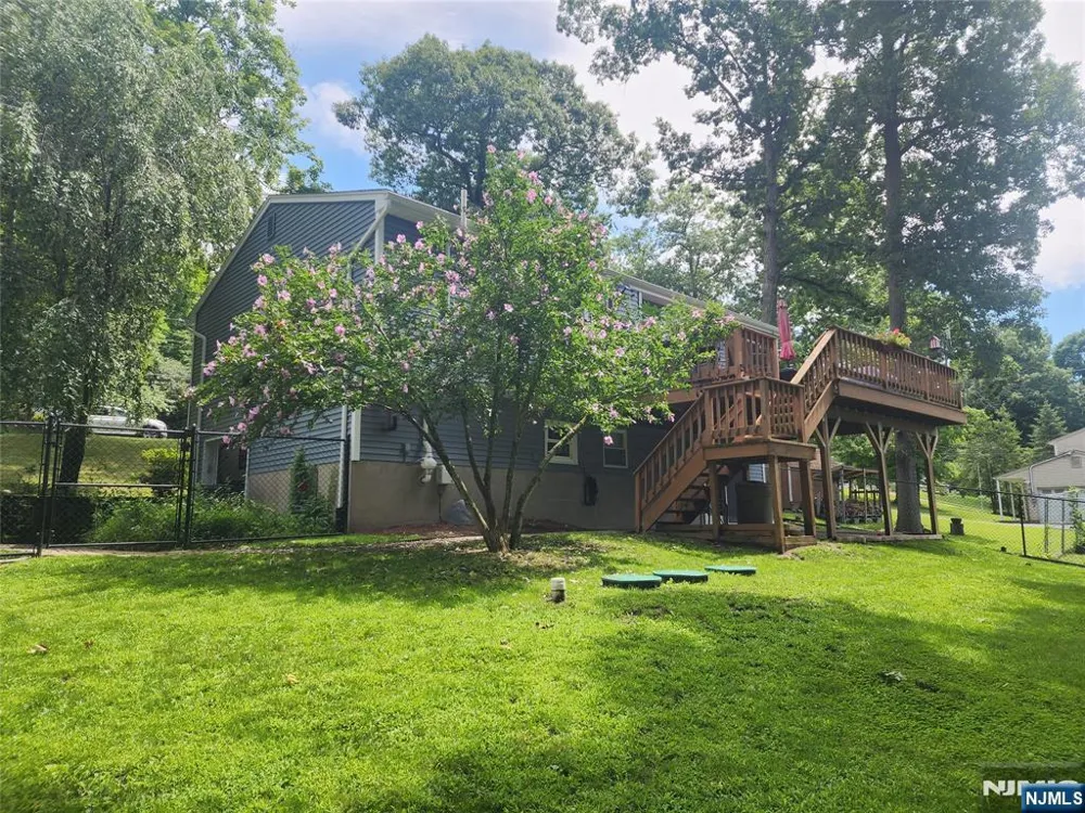 11 Hillsdale Drive Sussex, NJ 07461