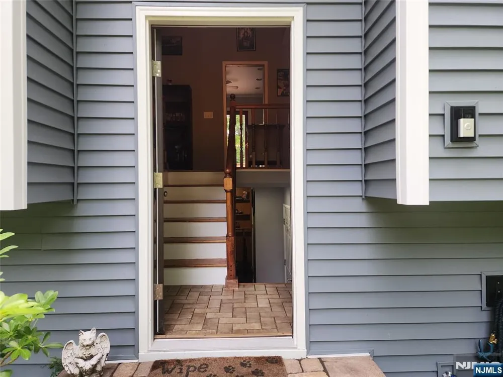 11 Hillsdale Drive Sussex, NJ 07461
