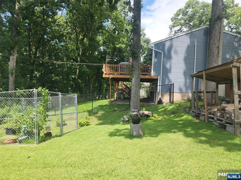 11 Hillsdale Drive Sussex, NJ 07461