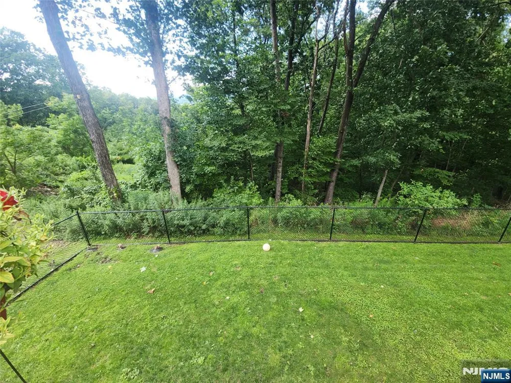 11 Hillsdale Drive Sussex, NJ 07461