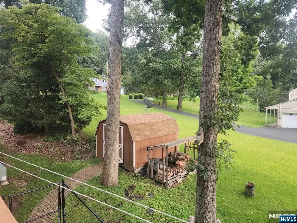 11 Hillsdale Drive Sussex, NJ 07461
