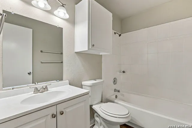 9602 Vale San Antonio, TX 78245