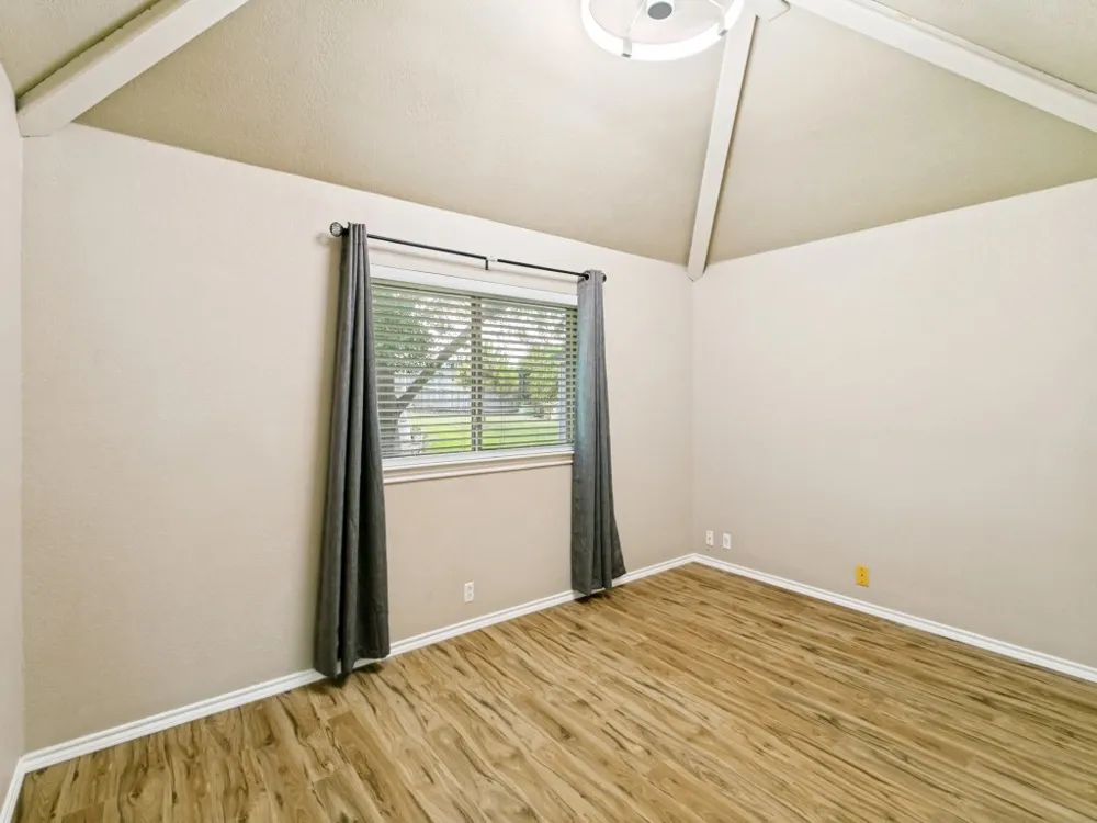 10228 Fieldcrest Drive Benbrook, TX 76126