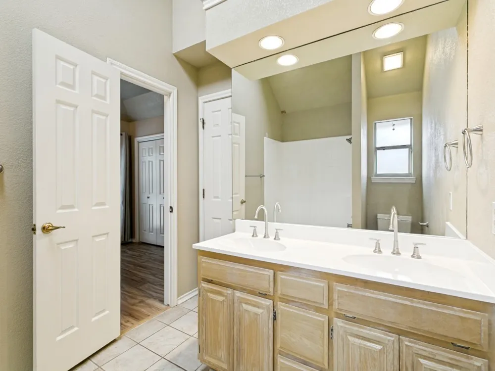 10228 Fieldcrest Drive Benbrook, TX 76126