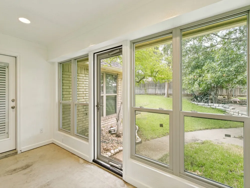 10228 Fieldcrest Drive Benbrook, TX 76126