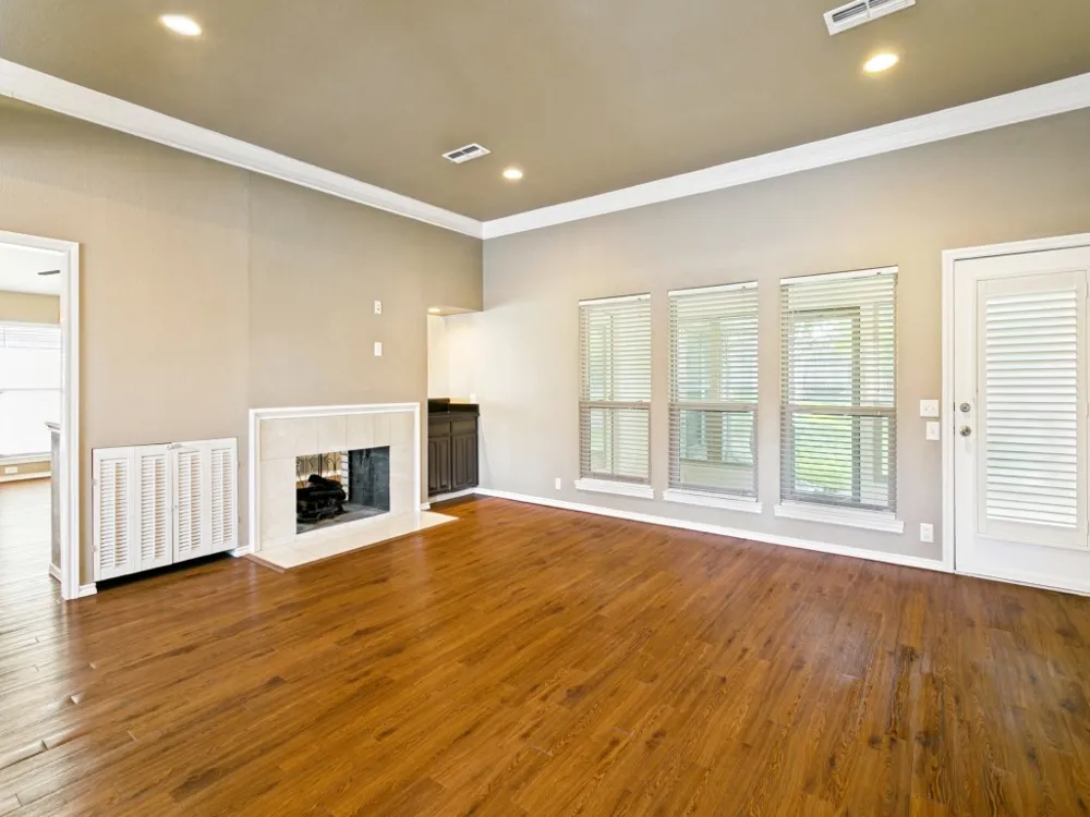 10228 Fieldcrest Drive Benbrook, TX 76126