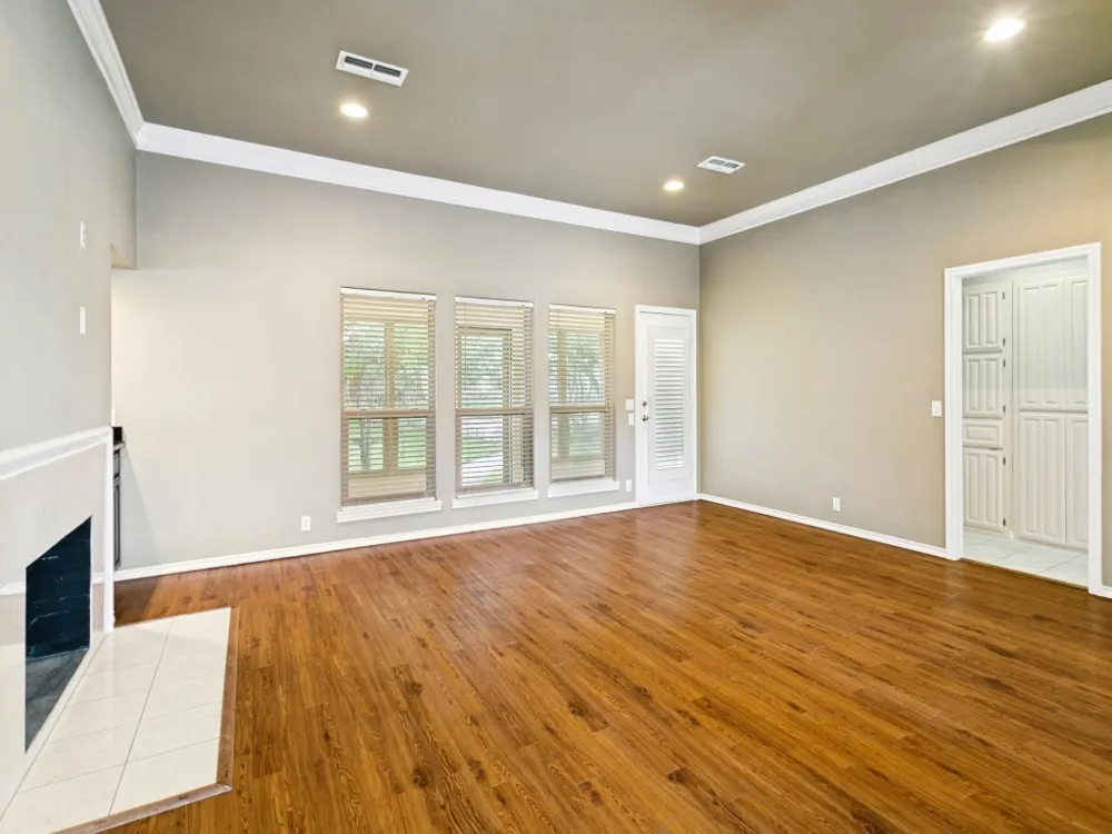 10228 Fieldcrest Drive Benbrook, TX 76126