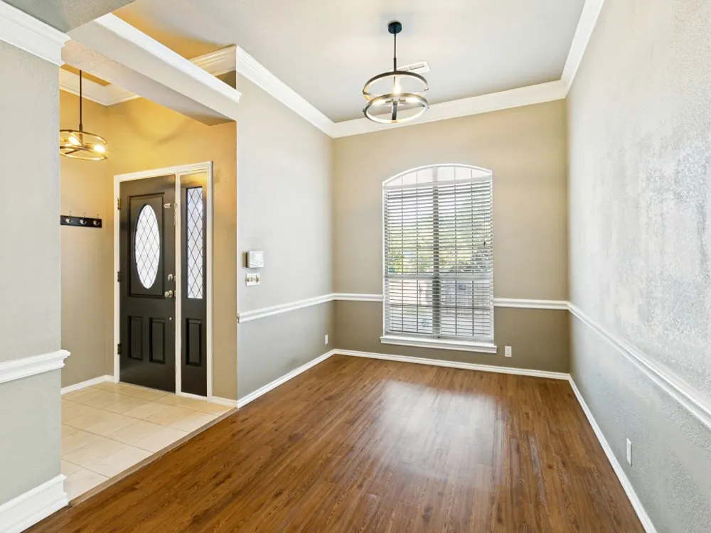 10228 Fieldcrest Drive Benbrook, TX 76126