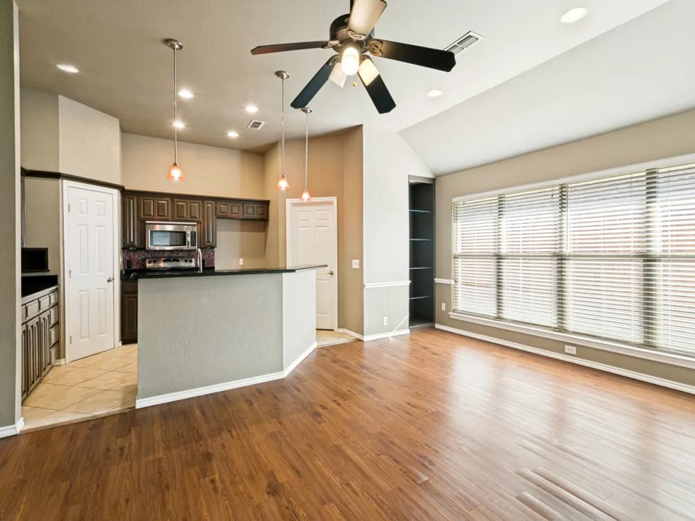 10228 Fieldcrest Drive Benbrook, TX 76126