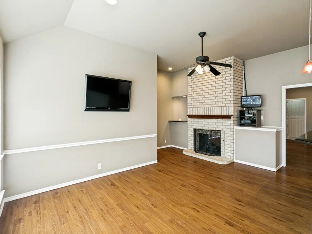 10228 Fieldcrest Drive Benbrook, TX 76126