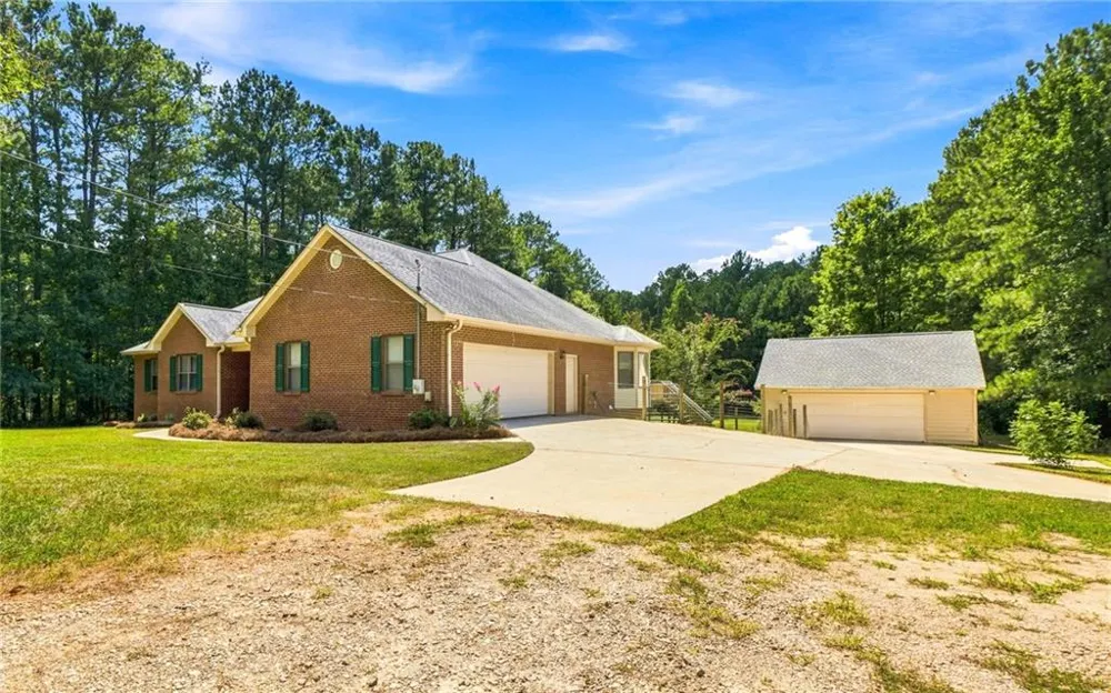 2762 Lester Mill Road Locust Grove, GA 30248