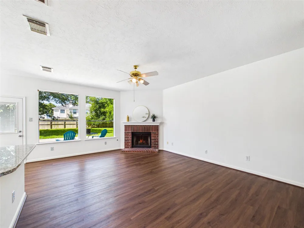3006 Bay Breeze Drive Dickinson, TX 77539