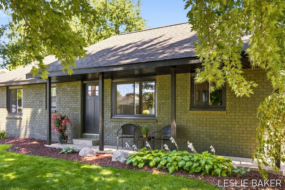 2666 Gay Paree Drive Zeeland, MI 49464