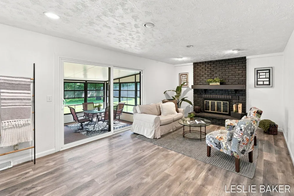 2666 Gay Paree Drive Zeeland, MI 49464