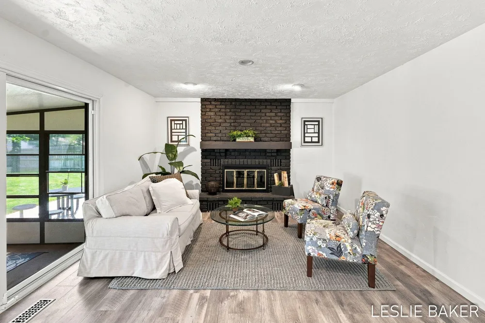 2666 Gay Paree Drive Zeeland, MI 49464