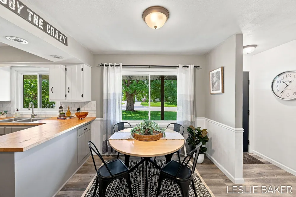 2666 Gay Paree Drive Zeeland, MI 49464