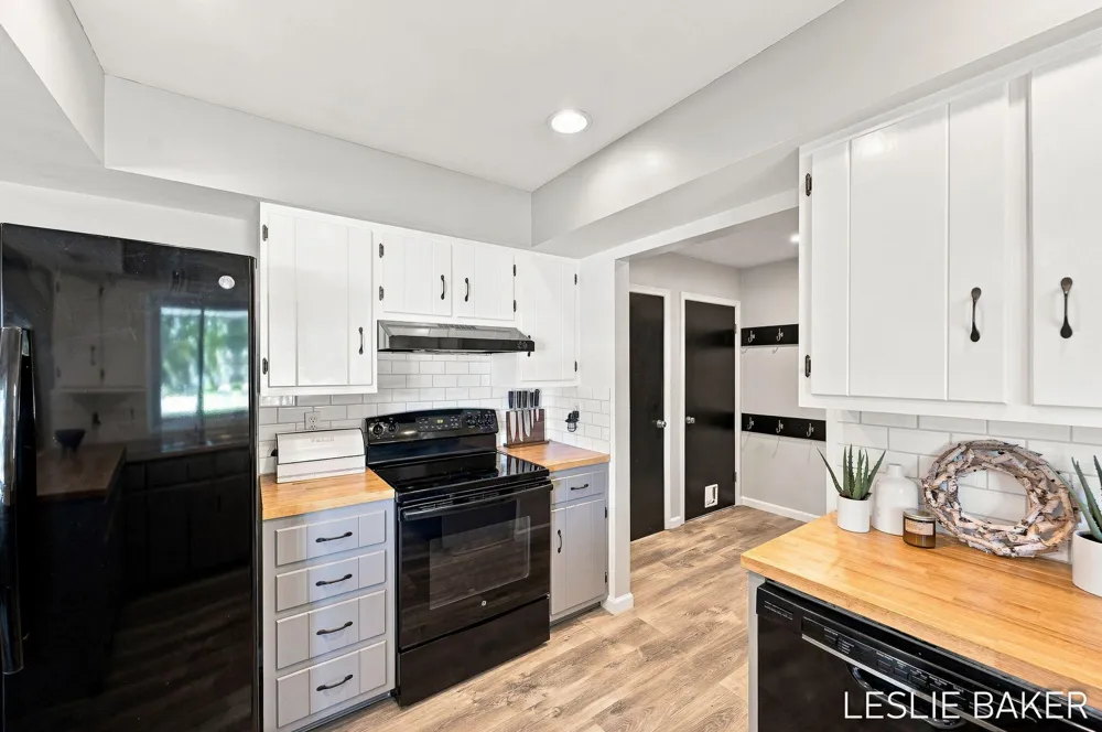 2666 Gay Paree Drive Zeeland, MI 49464