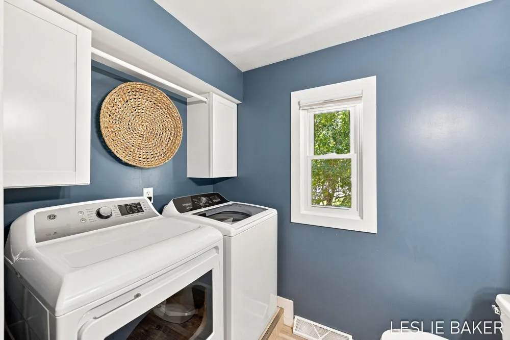2666 Gay Paree Drive Zeeland, MI 49464