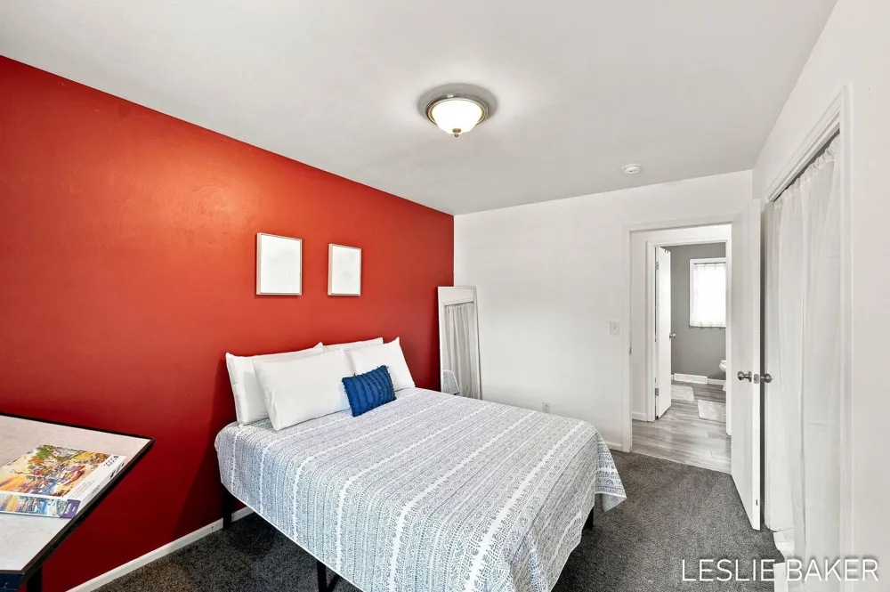 2666 Gay Paree Drive Zeeland, MI 49464
