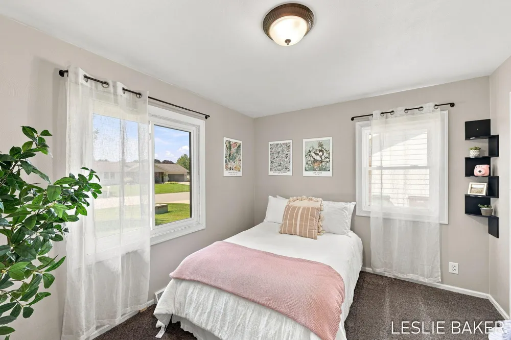 2666 Gay Paree Drive Zeeland, MI 49464