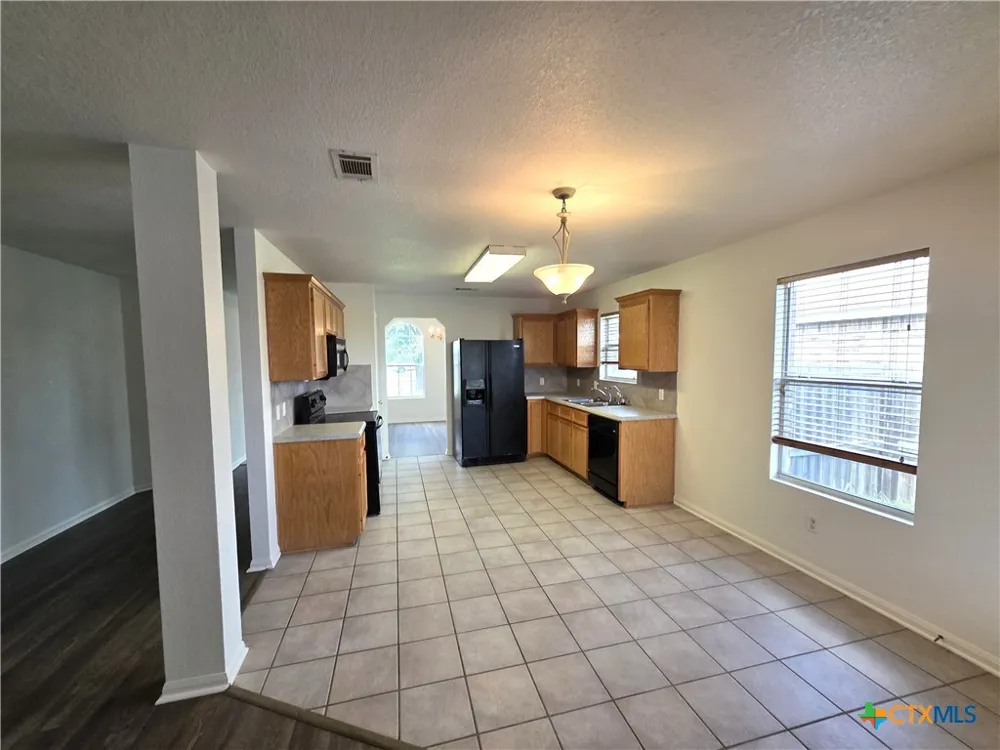 2402 Mikulec Drive Killeen, TX 76542