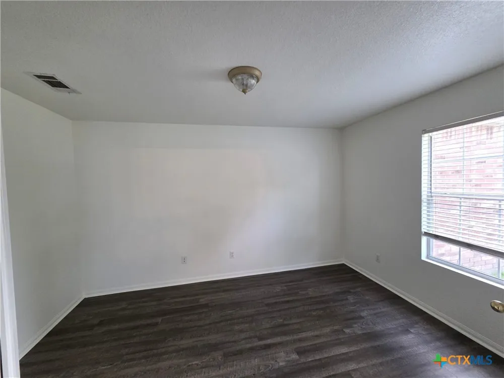 2402 Mikulec Drive Killeen, TX 76542