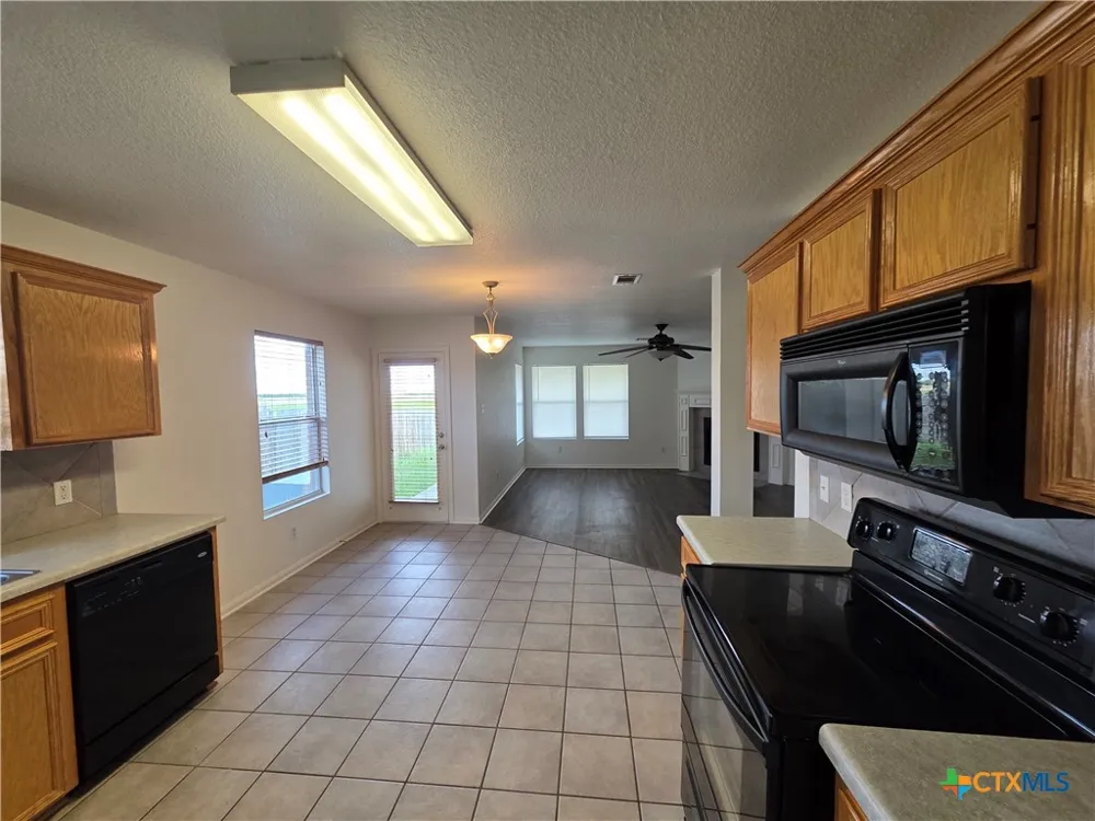 2402 Mikulec Drive Killeen, TX 76542