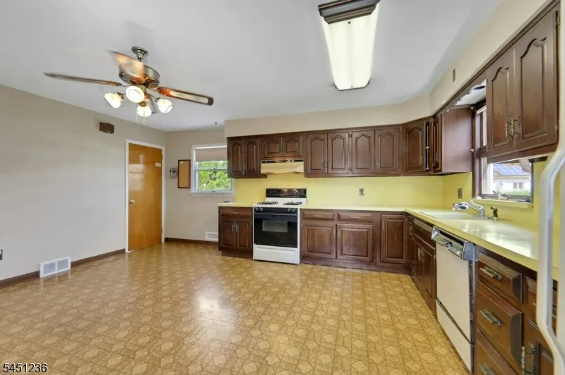 77 High Clifton City, NJ 07014