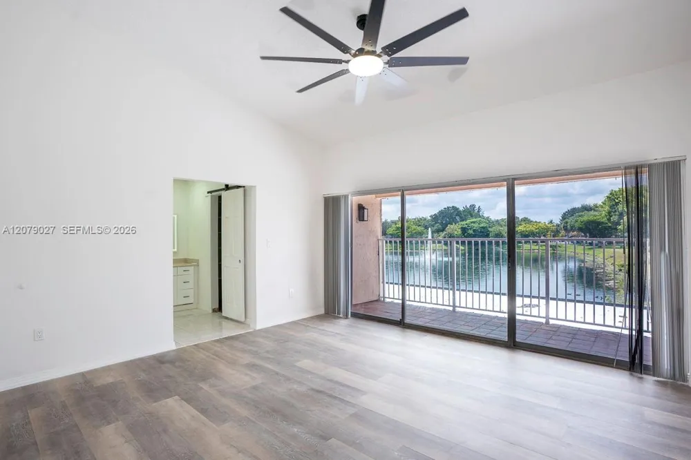 14295 Kendale Lakes Cir Miami, FL 33183
