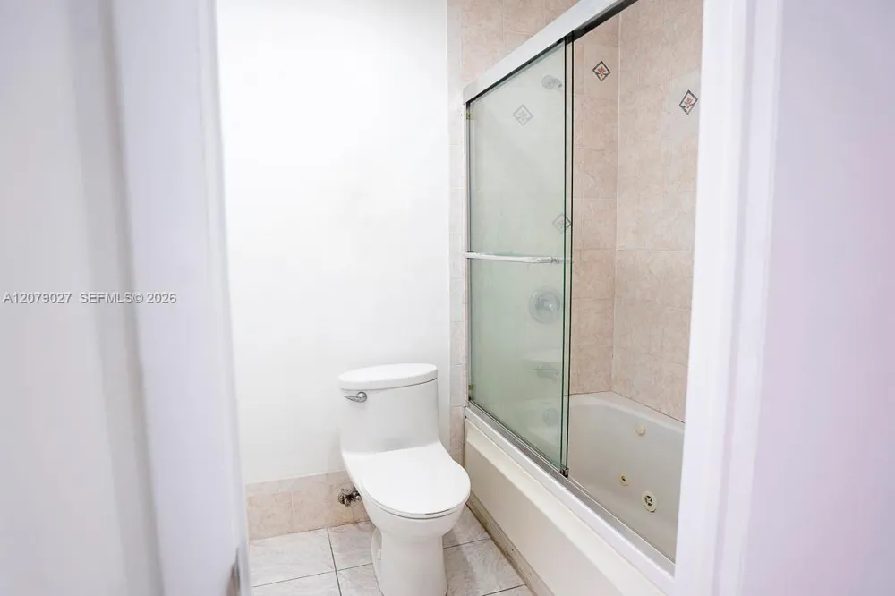 14295 Kendale Lakes Cir Miami, FL 33183