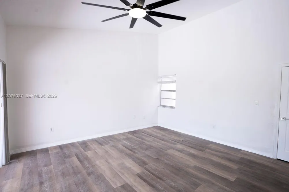14295 Kendale Lakes Cir Miami, FL 33183