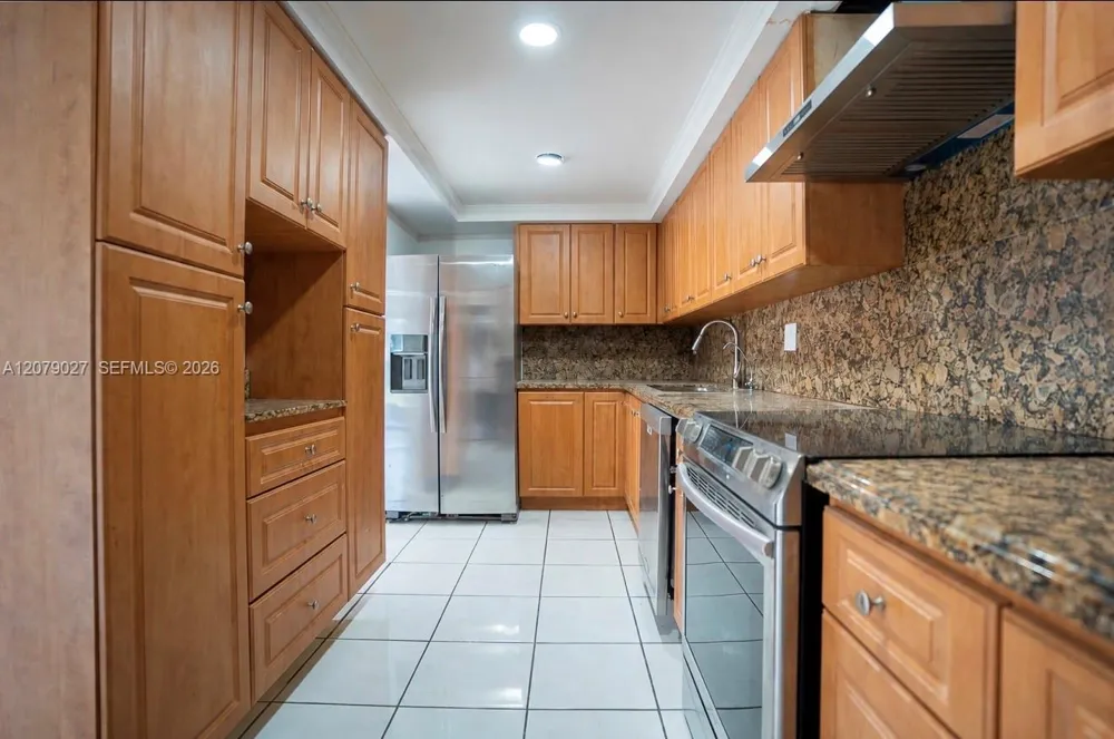 14295 Kendale Lakes Cir Miami, FL 33183