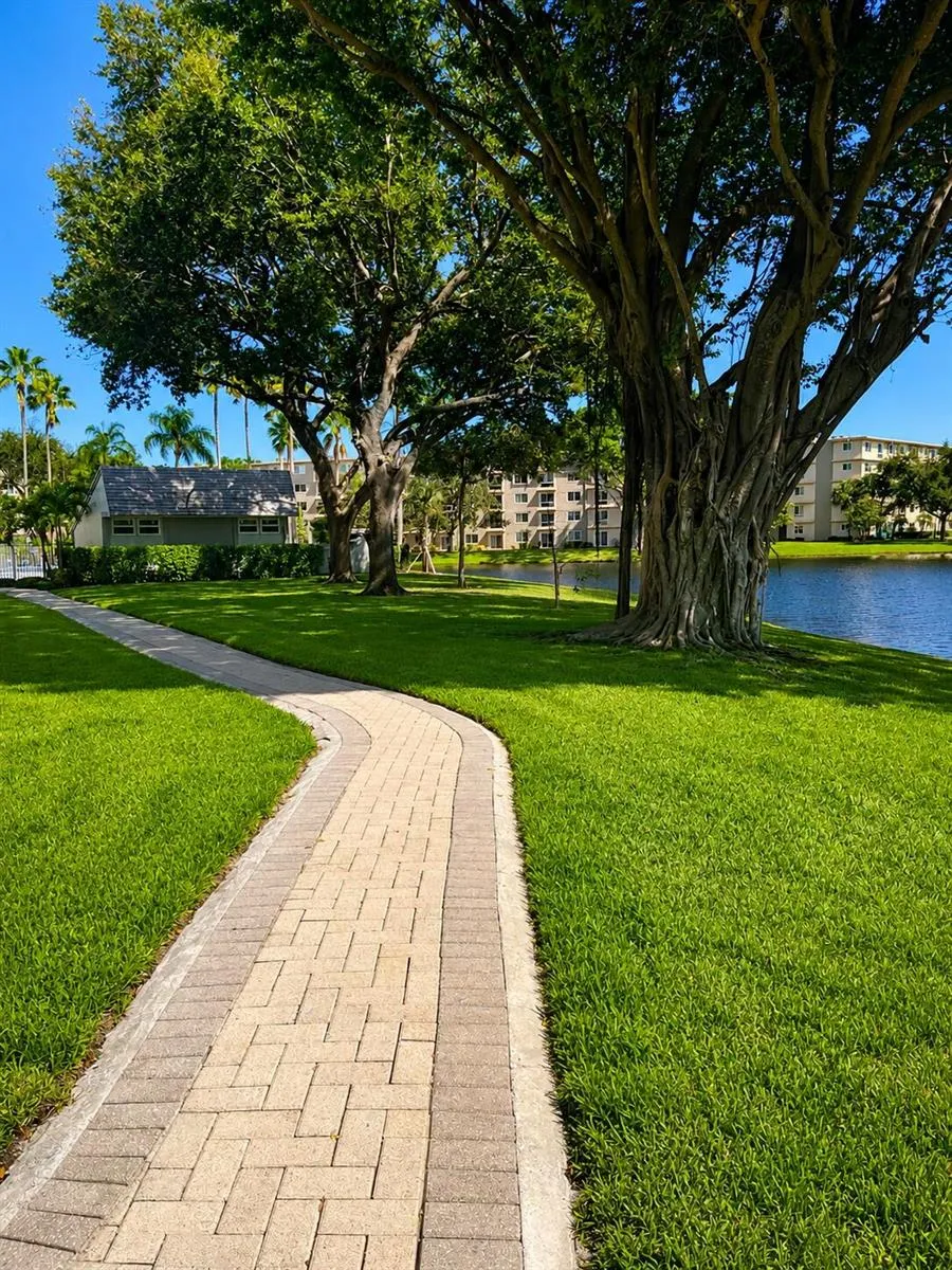2226 CYPRESS BEND DRIVE #103 Pompano Beach, FL 33069