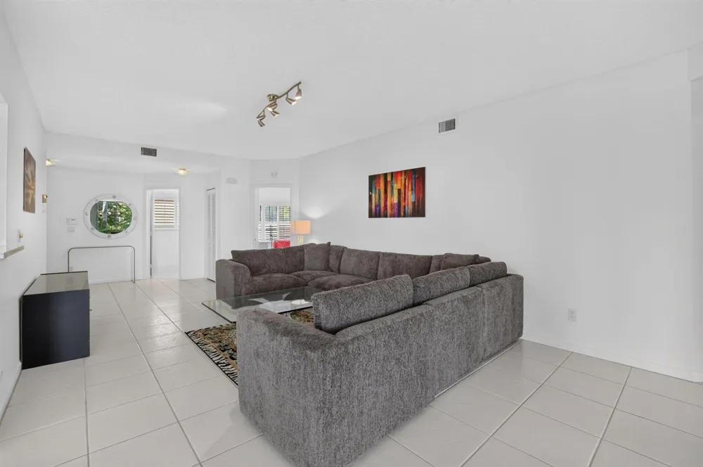 8065 Aberdeen Drive #102 Boynton Beach, FL 33472