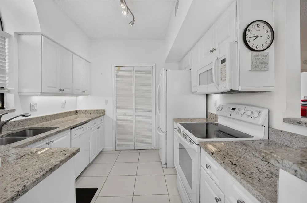 8065 Aberdeen Drive #102 Boynton Beach, FL 33472