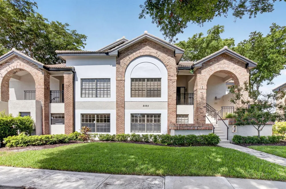 8065 Aberdeen Drive #102 Boynton Beach, FL 33472