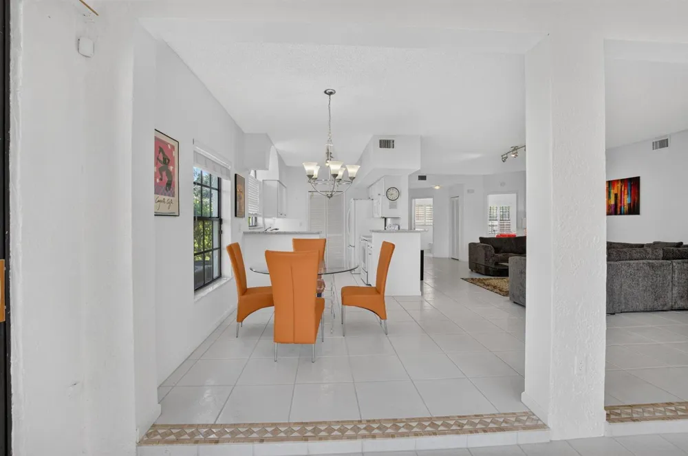 8065 Aberdeen Drive #102 Boynton Beach, FL 33472