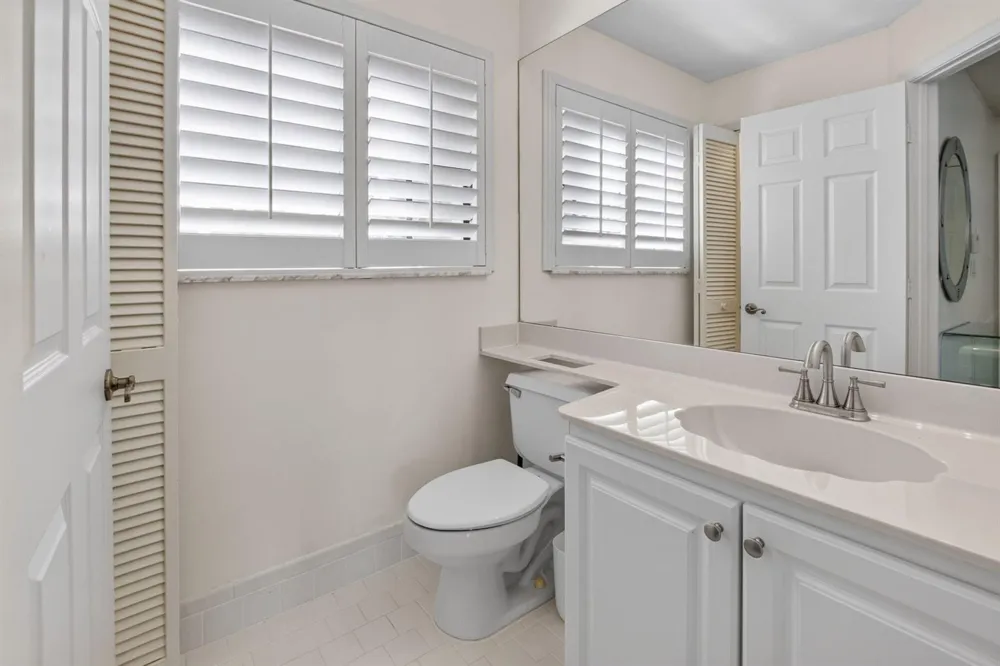 8065 Aberdeen Drive #102 Boynton Beach, FL 33472