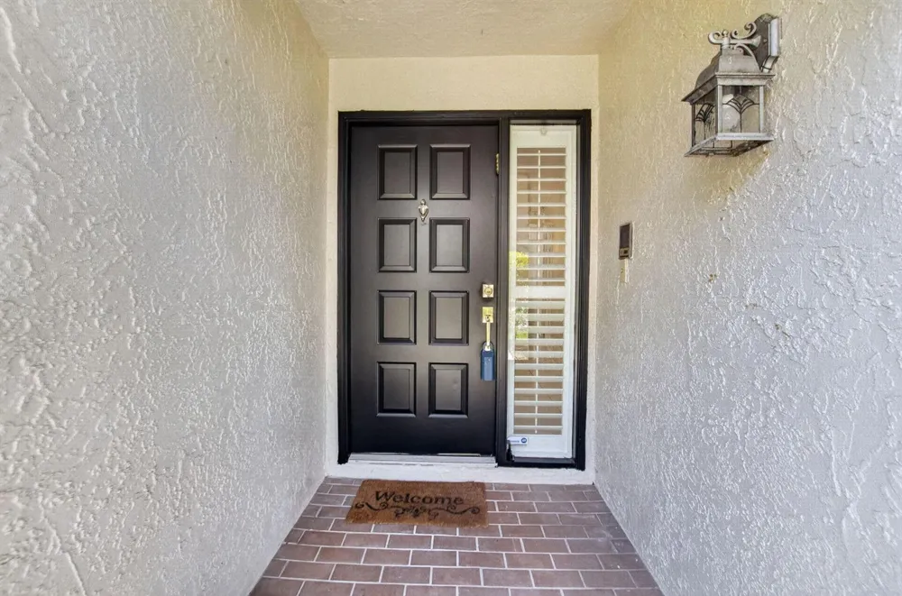 8065 Aberdeen Drive #102 Boynton Beach, FL 33472