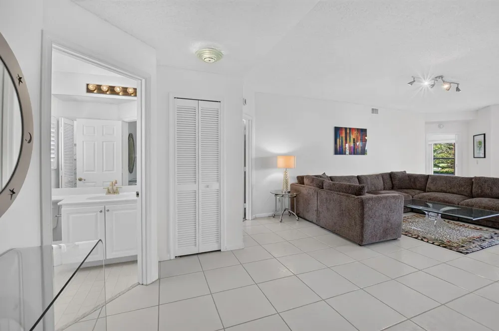 8065 Aberdeen Drive #102 Boynton Beach, FL 33472