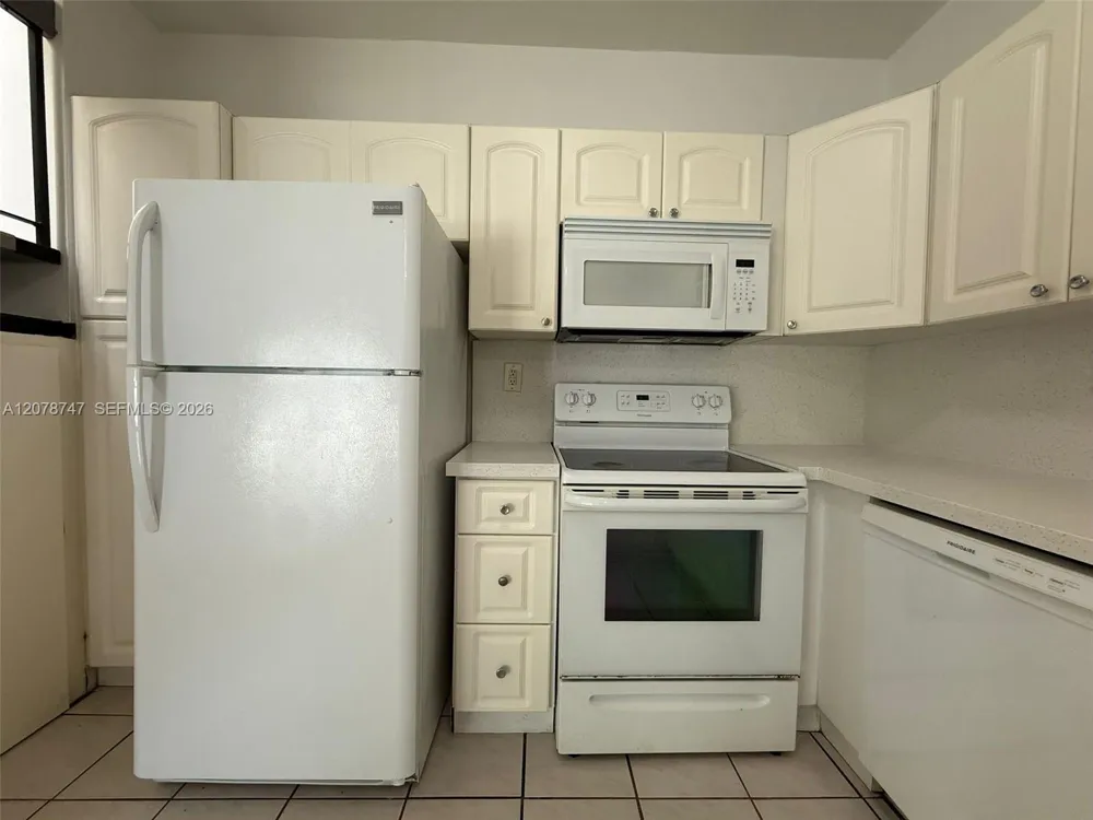 746 NW 105th Pl #A6 Miami, FL 33172