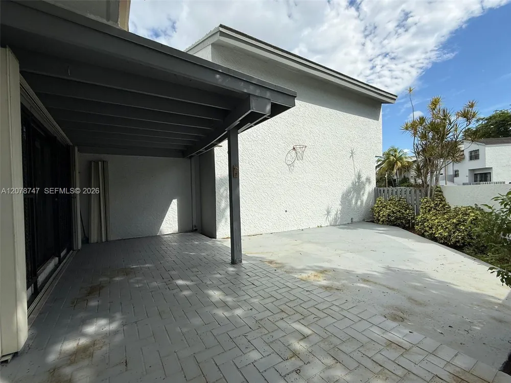 746 NW 105th Pl #A6 Miami, FL 33172