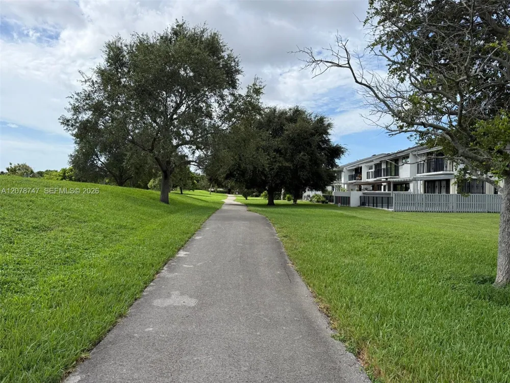 746 NW 105th Pl #A6 Miami, FL 33172