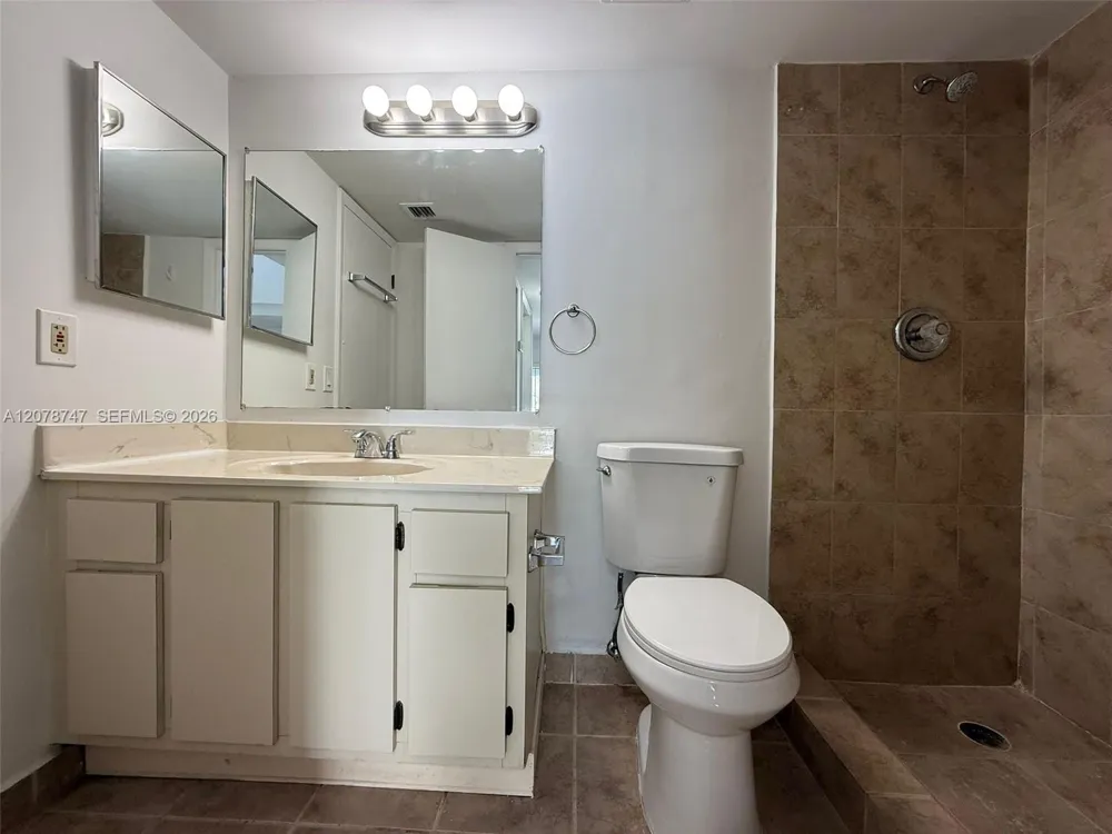 746 NW 105th Pl #A6 Miami, FL 33172