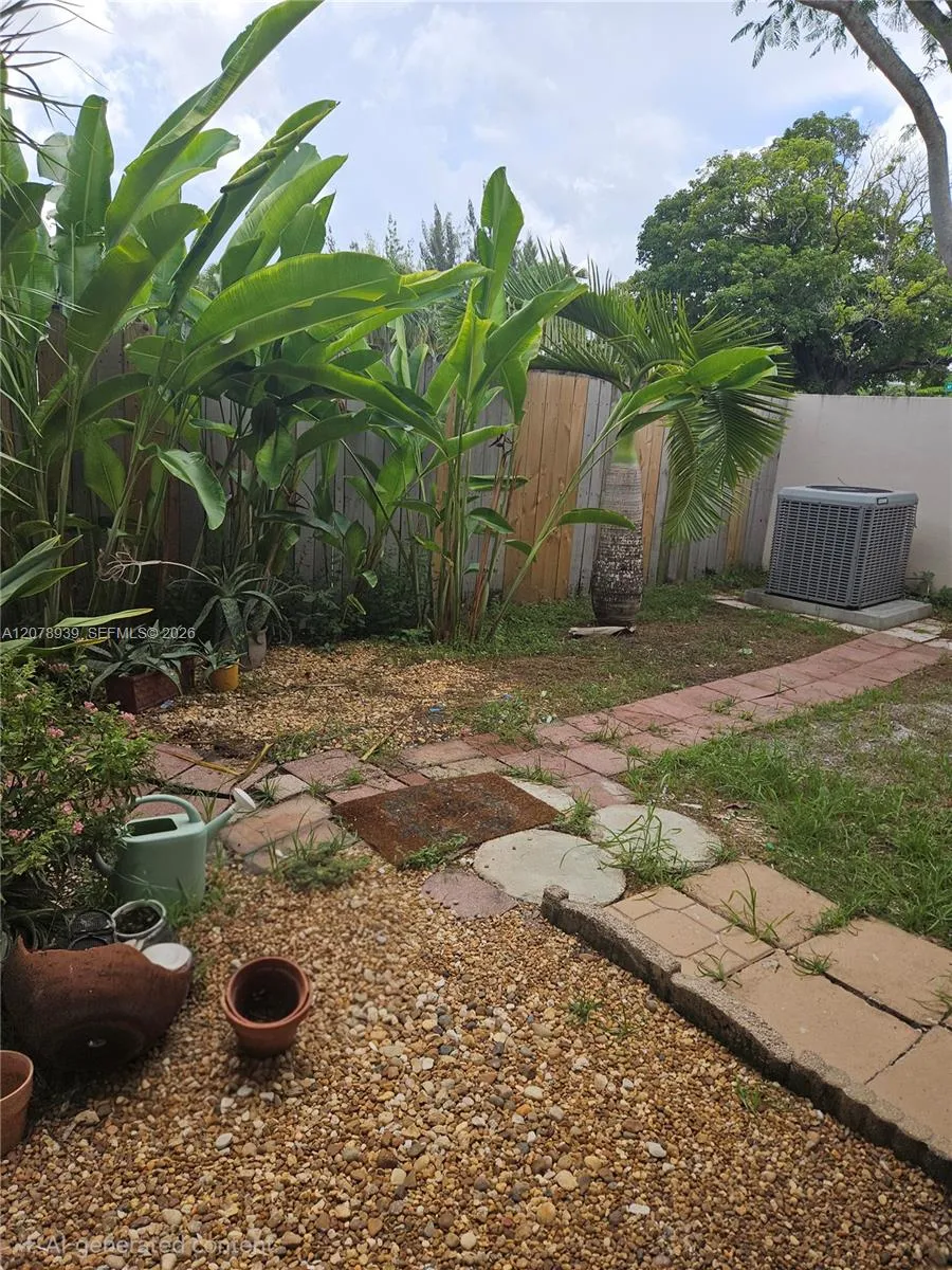 10634 SW 75th Ln Miami, FL 33173