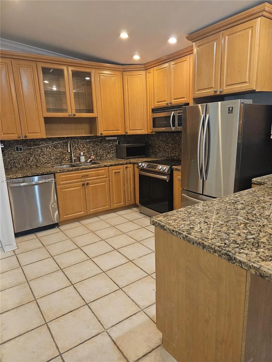 10634 SW 75th Ln Miami, FL 33173