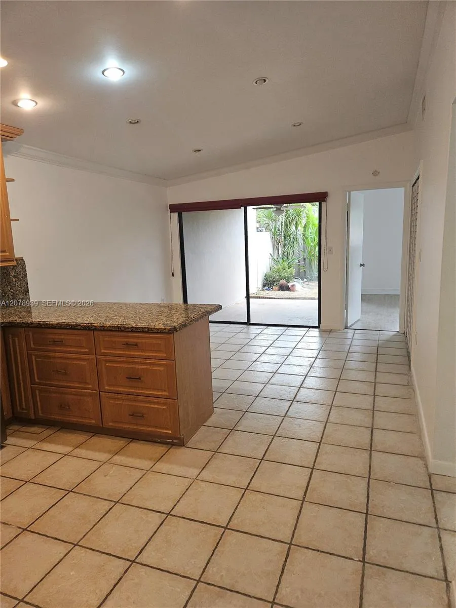 10634 SW 75th Ln Miami, FL 33173