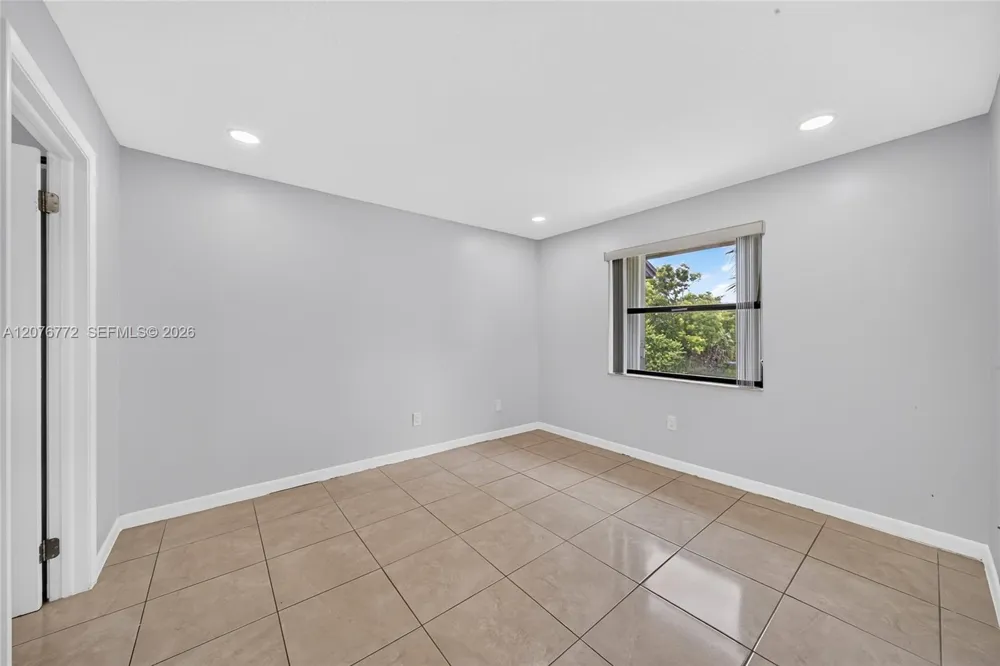 7670 SW 152nd Ave #1-207 Miami, FL 33193