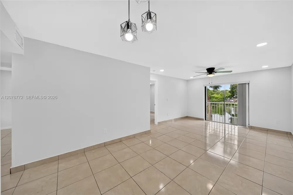 7670 SW 152nd Ave #1-207 Miami, FL 33193